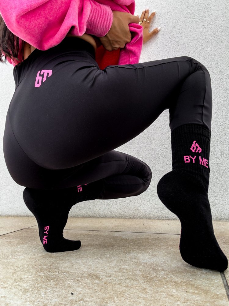 Skarpetki BYME, czarne/różowe logo