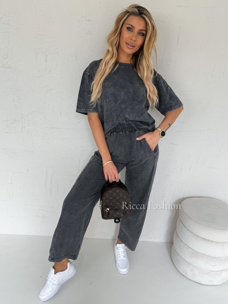 Komplet dekatyzowany...