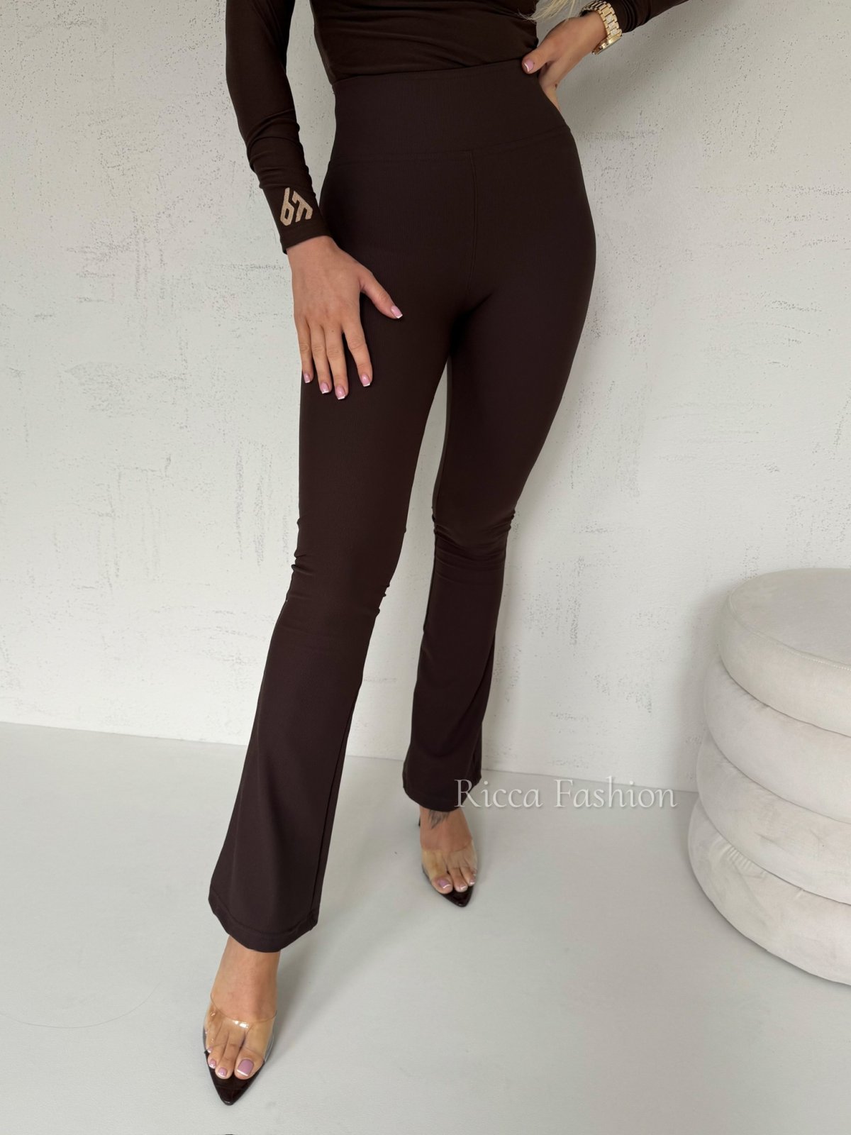 Spodnie prążkowane dzwony ELLIE, czekolada