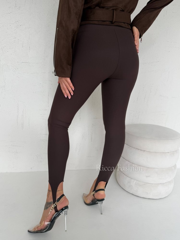Legginsy prążkowane z zapiętkami NOXI, chocolate