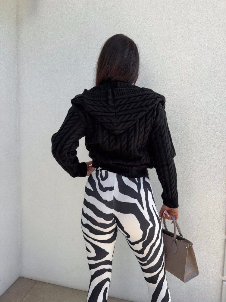 Sweter BOMBERKA KAPTUR ONE, czarny