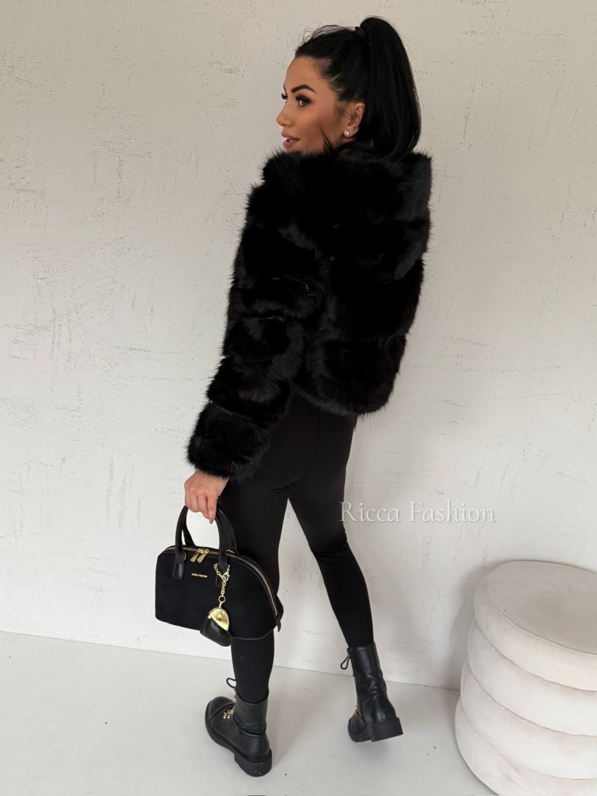 Kurtka/futerko z kapturem DONNA, black