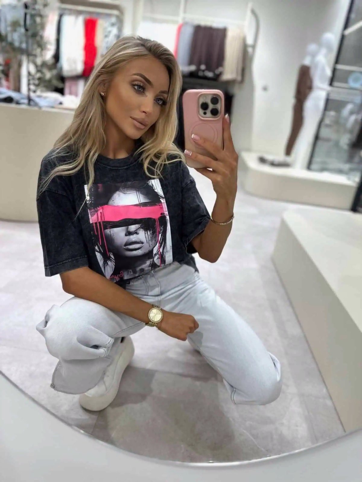 T-shirt dekatyzowany LOCK, czarny