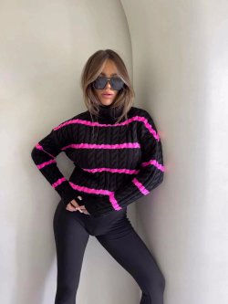 Sweter golf INKO pasy, czarno-różowe