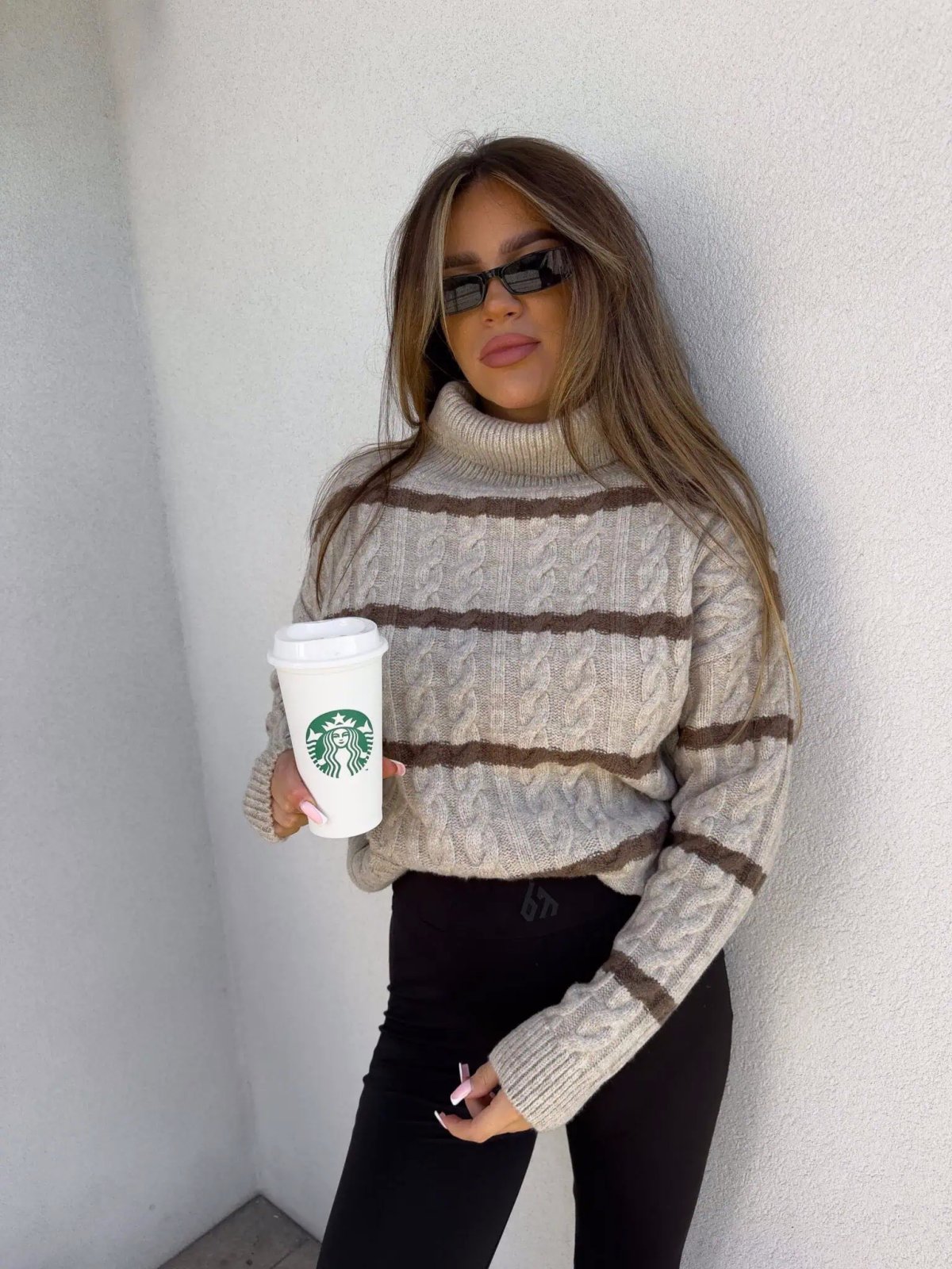 Sweter golf INKO pasy, beż-czekolada