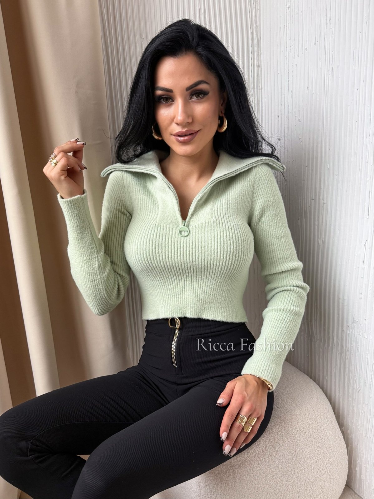 Sweter z kołnierzem REMY, matcha