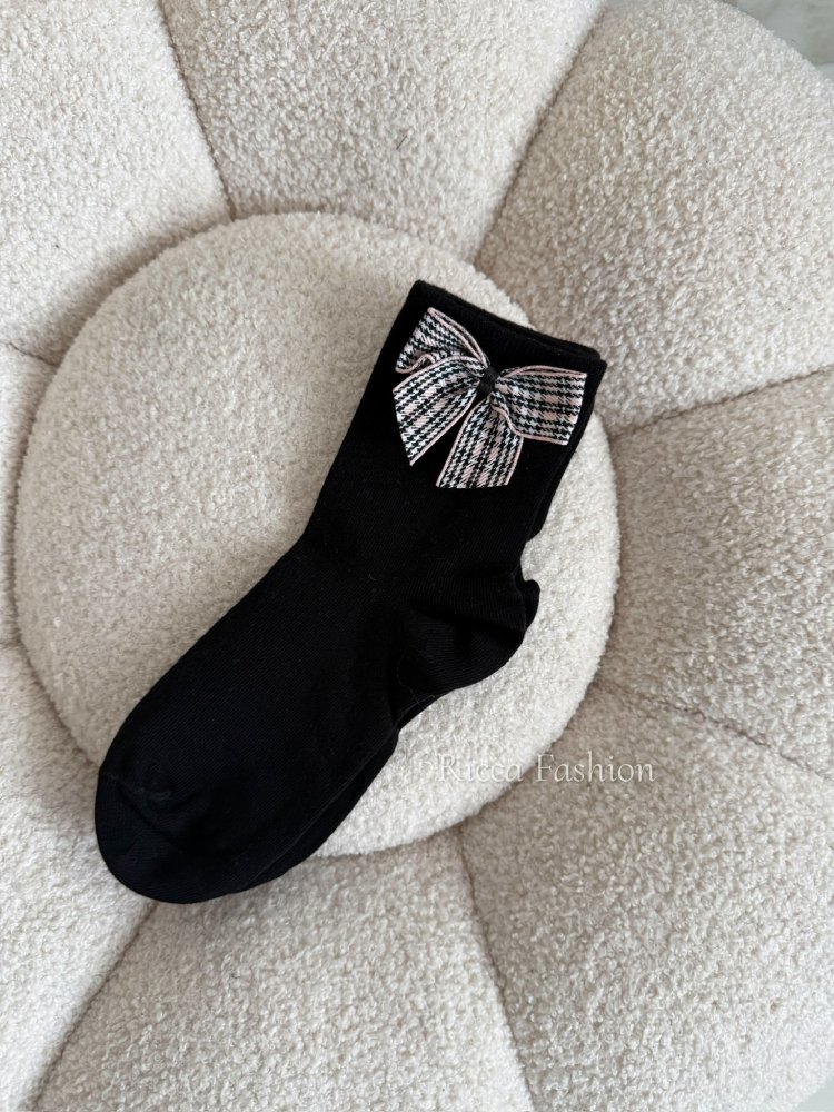 Skarpetki z kokardką...