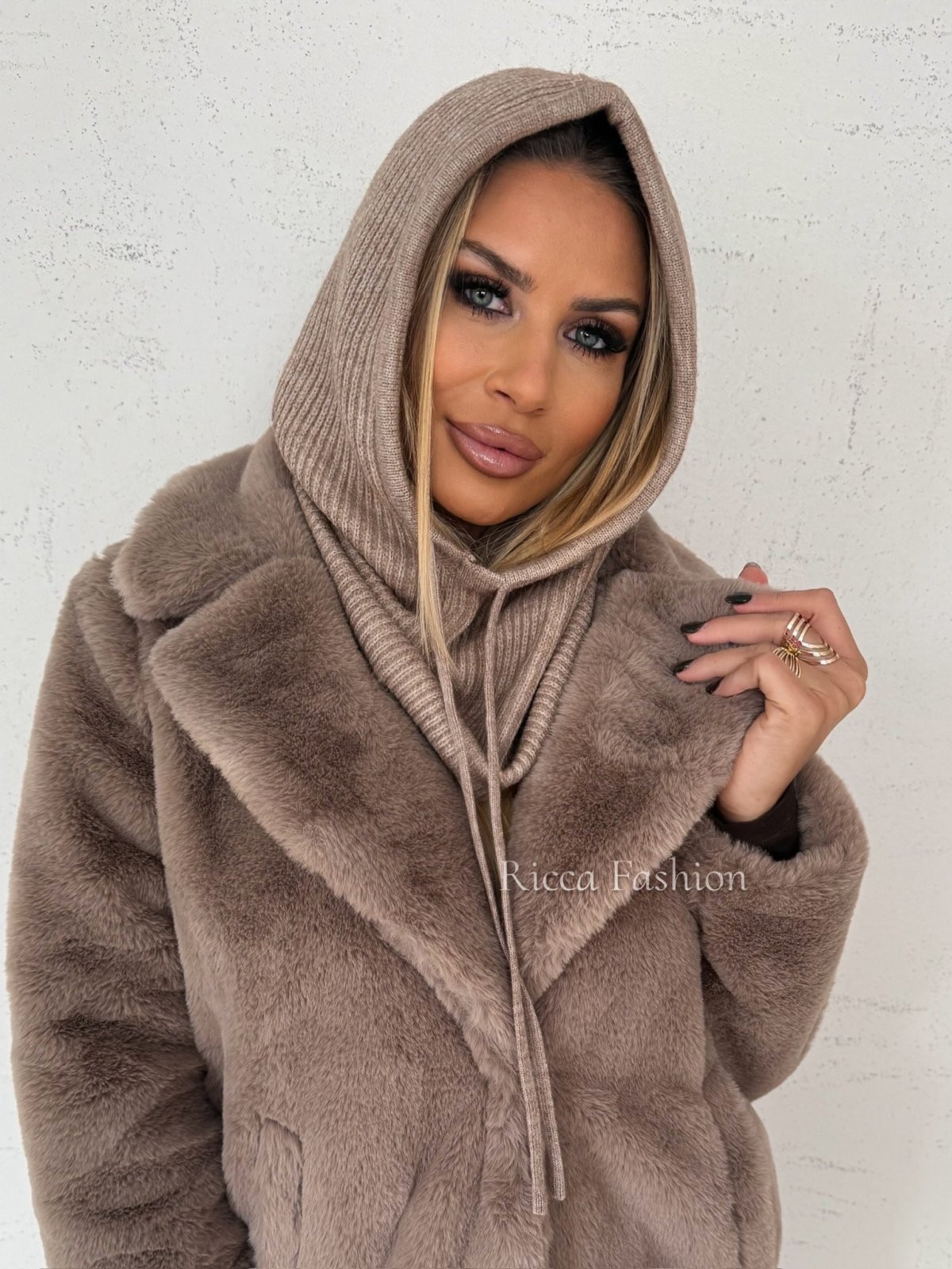 Balaclava/kaptur z wełną, mocca