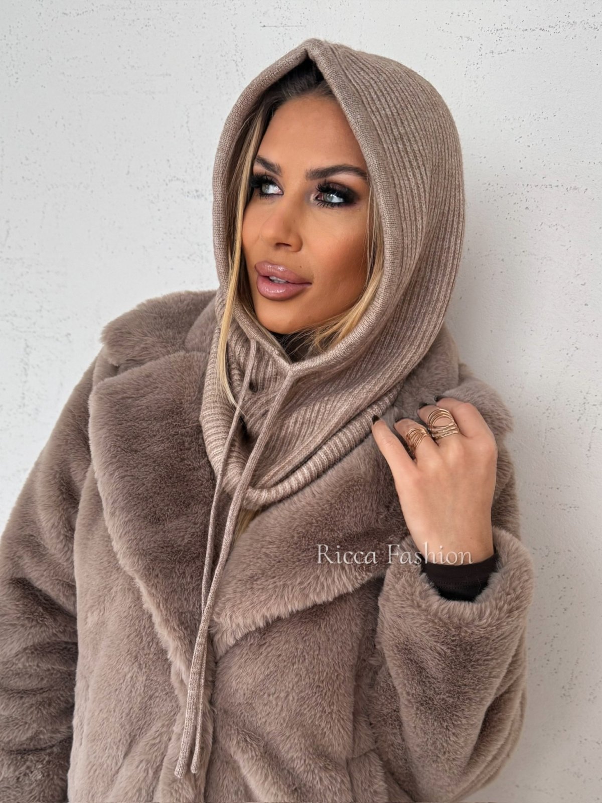 Balaclava/kaptur z wełną, mocca