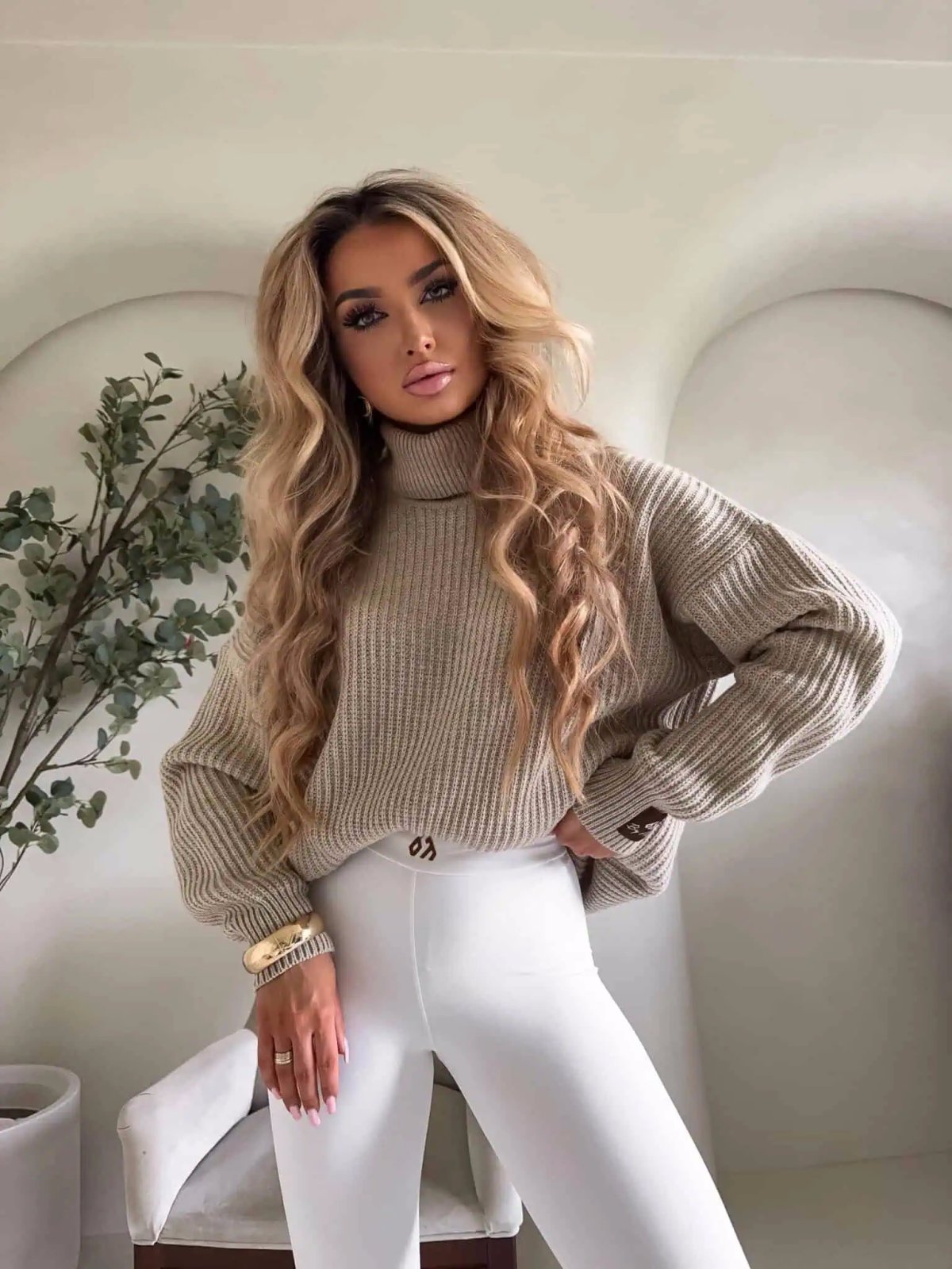 Sweter golf z wełną LAVER, beż