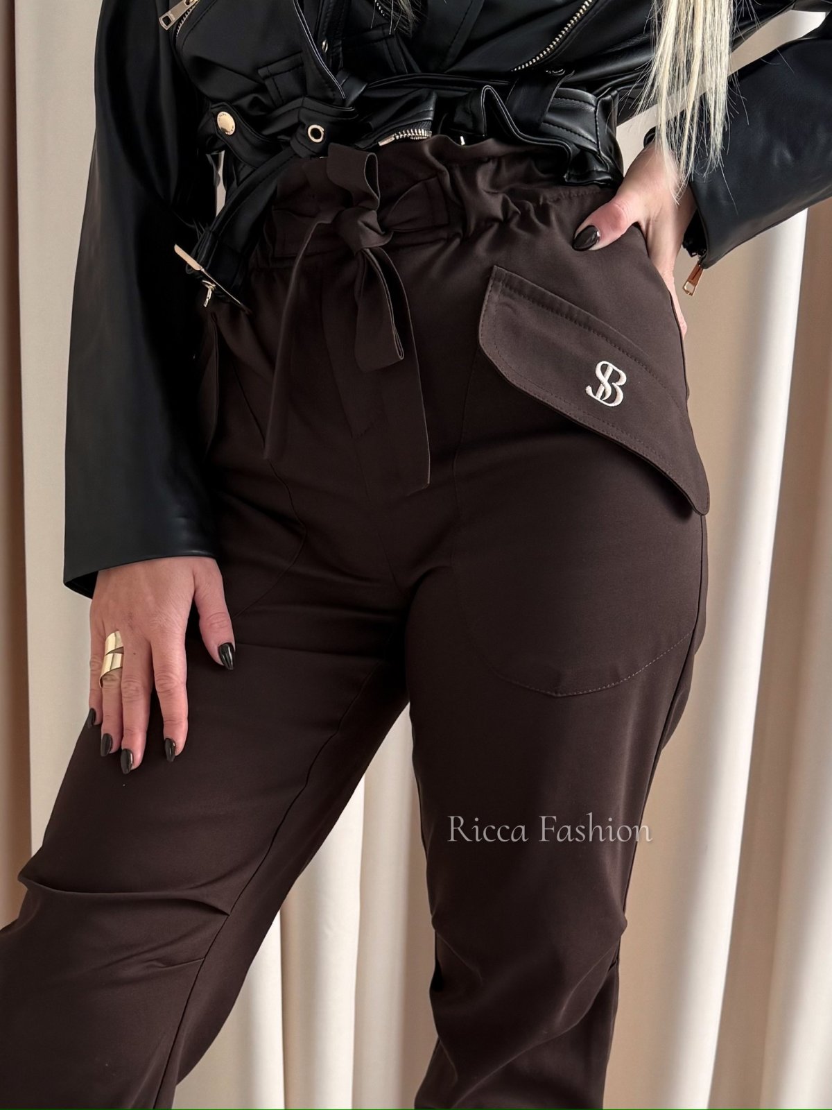 Spodnie joggery PANTONE, chocolate