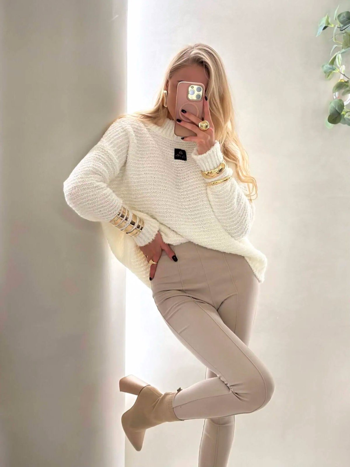 Sweter z wełną BUCLA, ecru