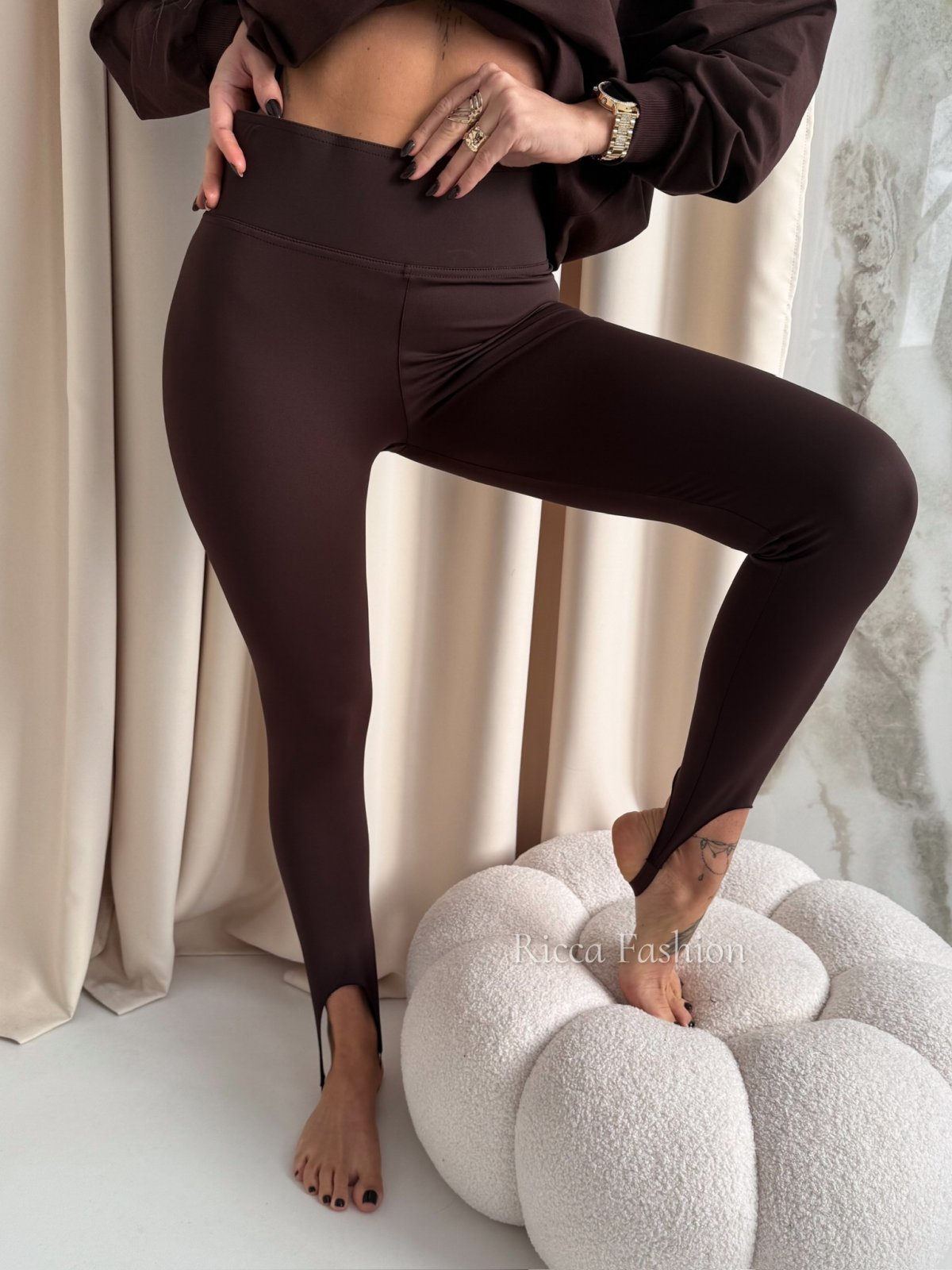 Legginsy ocieplane z zapiętkami CORIS, chocolate