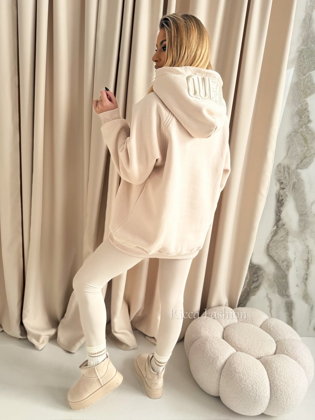 Bluza dresowa I'M QUEEN, beige