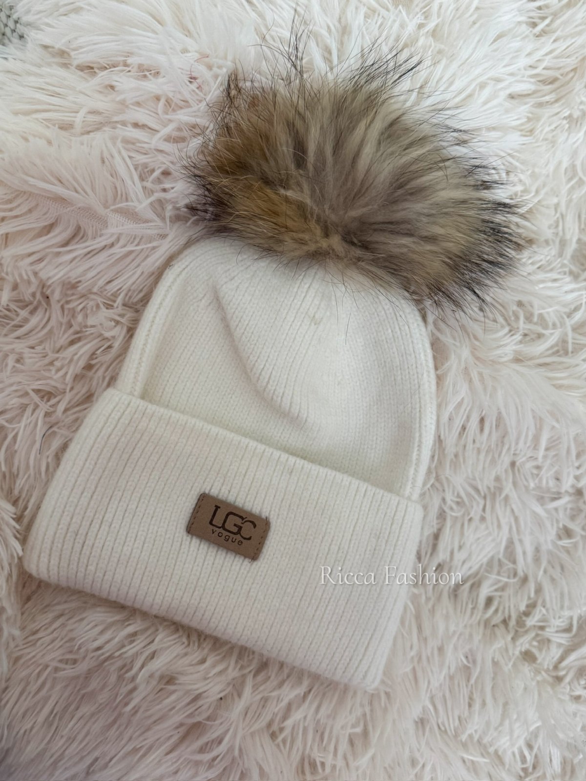 Czapka z angorą i jenotem ANGI, ecru