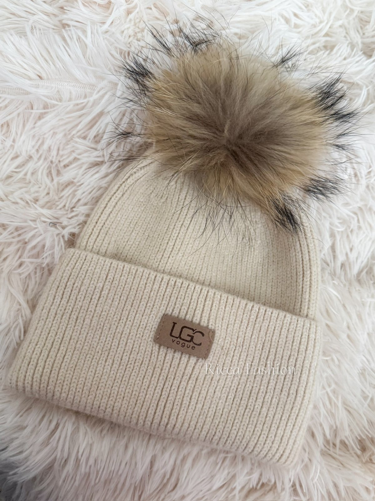 Czapka z angorą i jenotem ANGI, beige