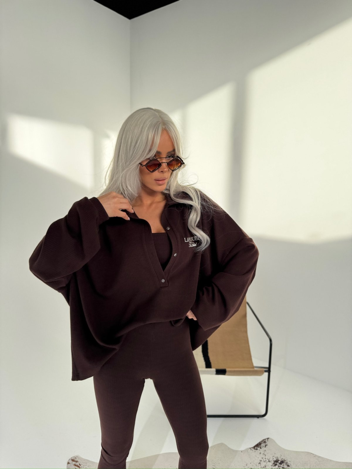 Komplet prążkowany SEPARATE, czekolada