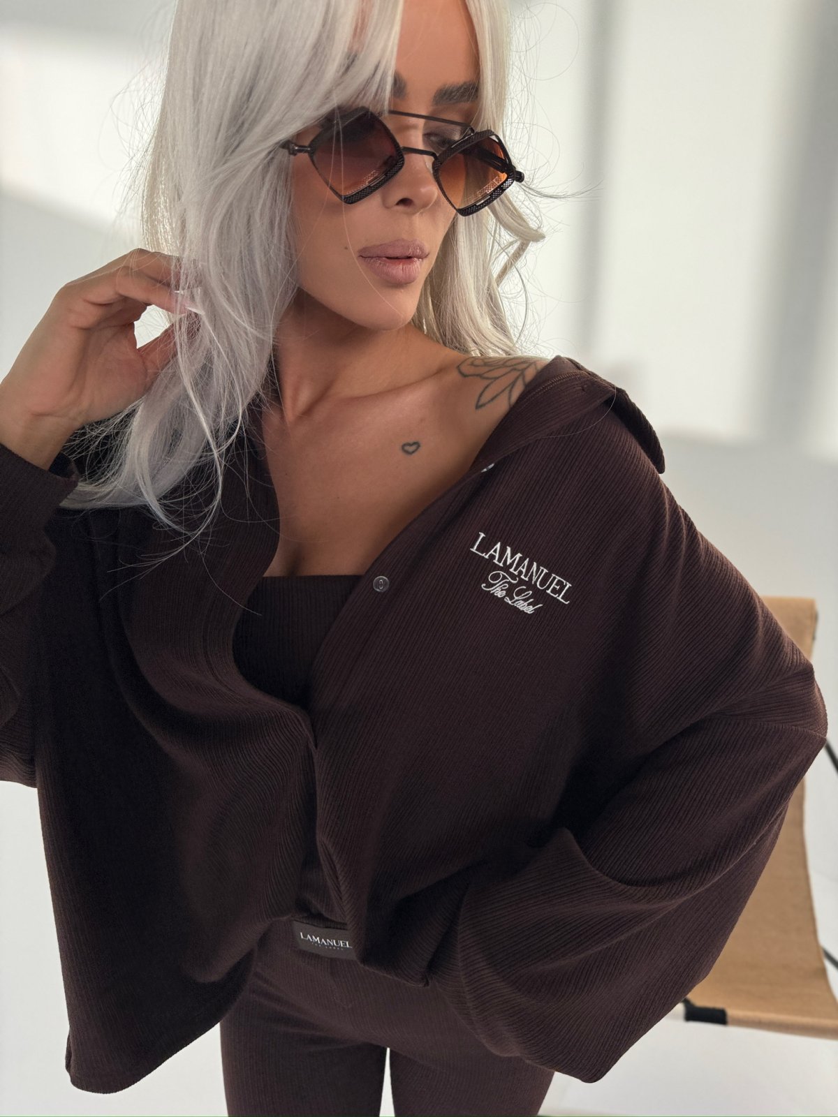 Bluza prążkowana SEPARATE, czekolada