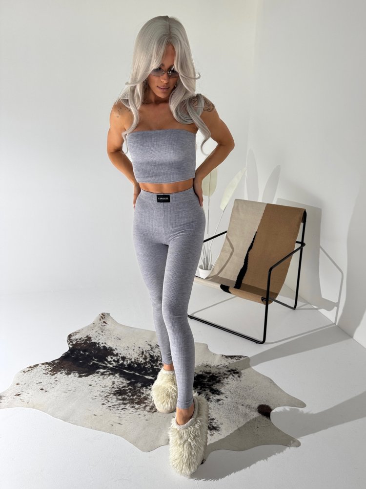 Komplet prążkowany...