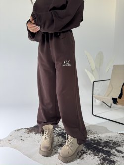 Spodnie dresowe MAGNUM, czekolada