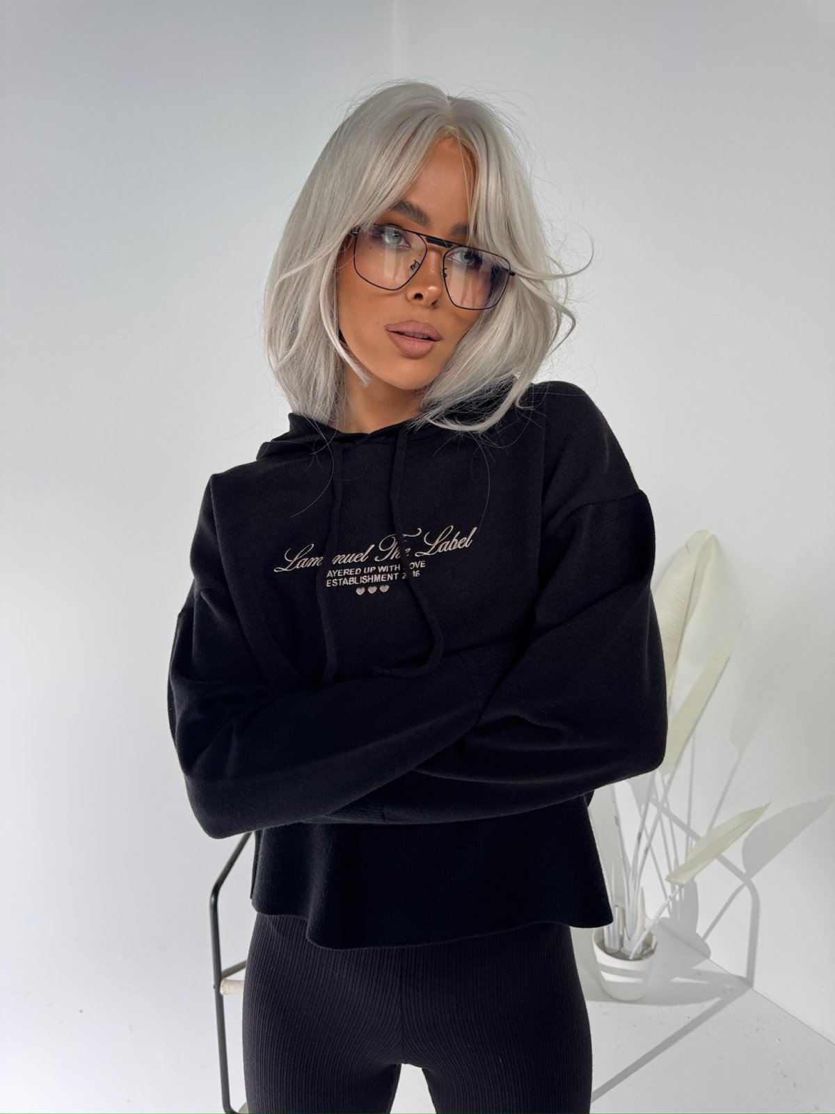 Sweter z wiskozą LOVE, czarny