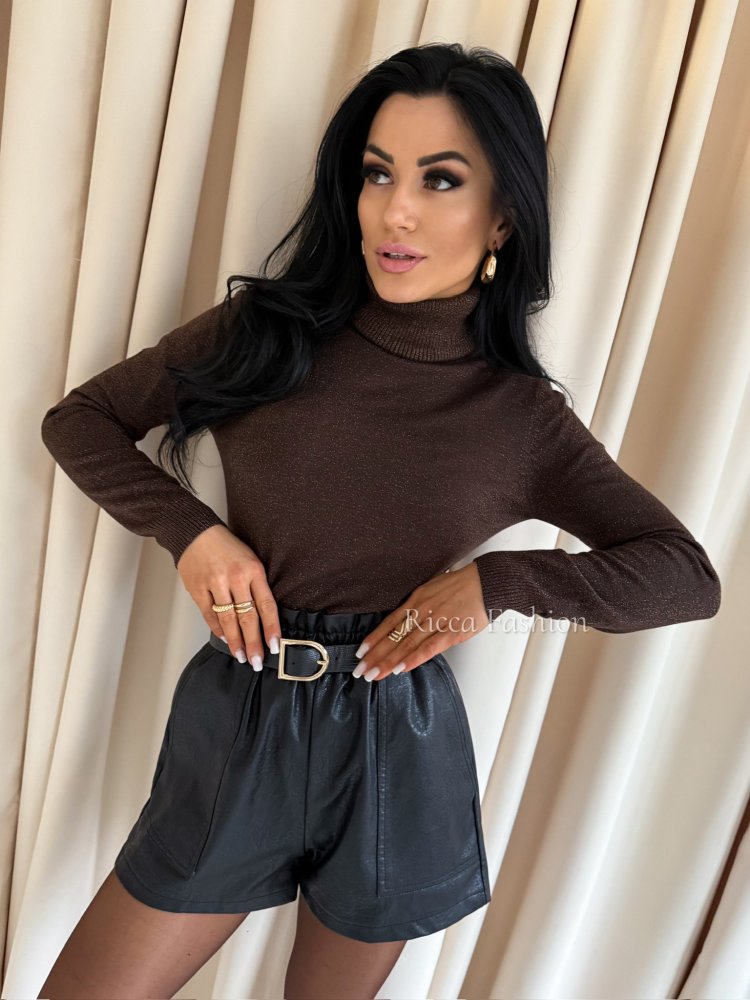 Golf z błyszczącą nitką...