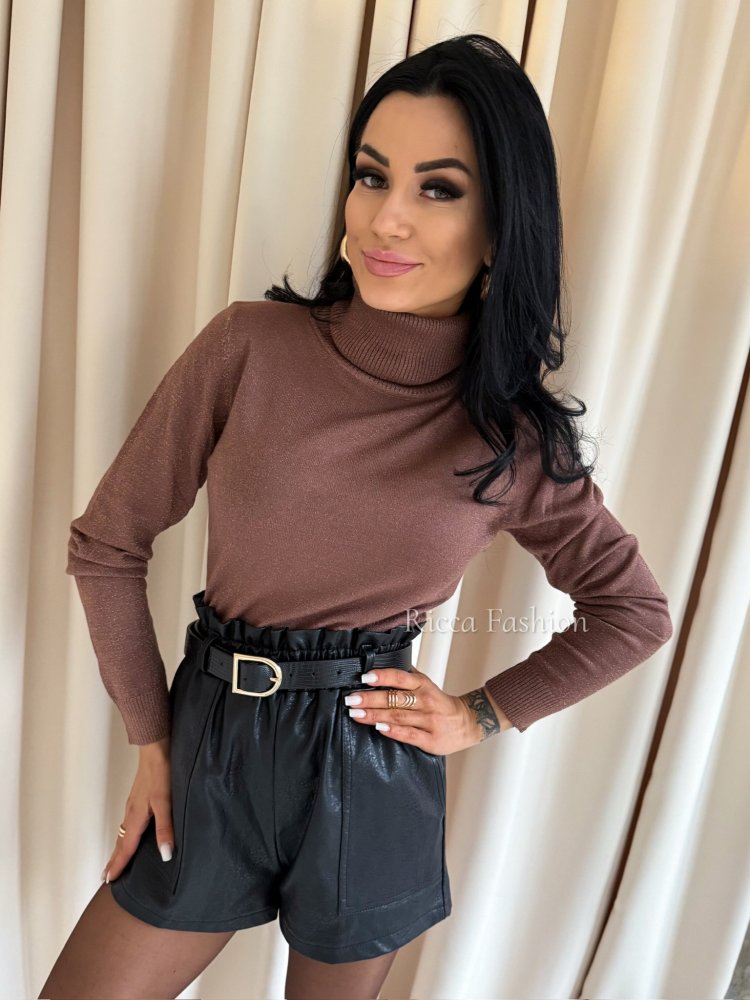 Golf z błyszczącą nitką...