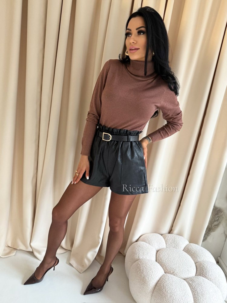 Golf z błyszczącą nitką...