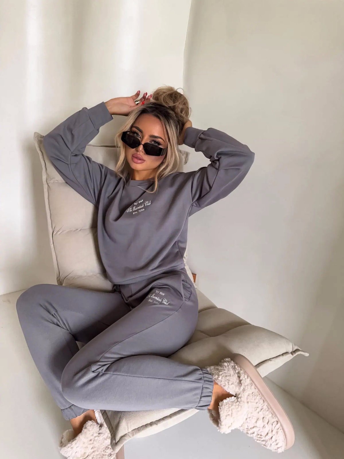 Komplet dresowy ESSENTIAL, szary