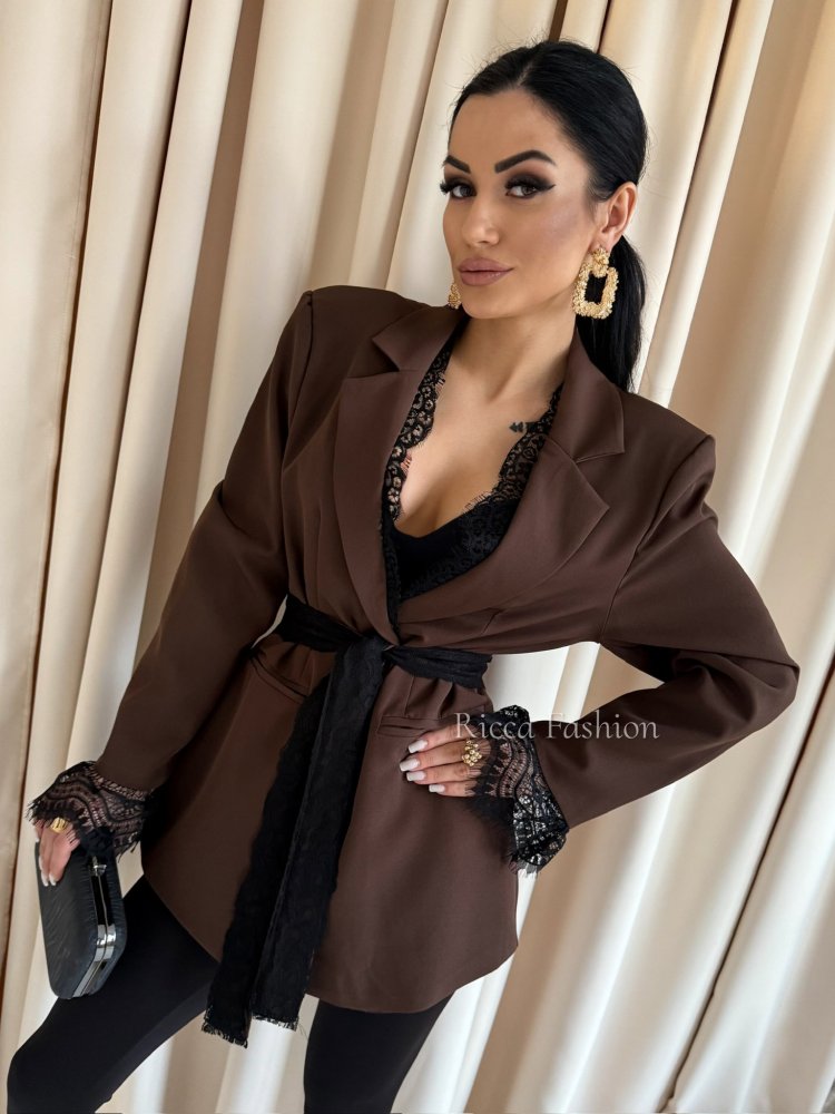 Marynarka z koronką...