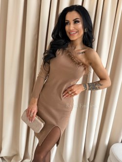 Sukienka z piórkami CALIOPPE, carmel