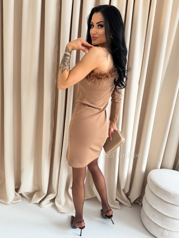 Sukienka z piórkami CALIOPPE, carmel