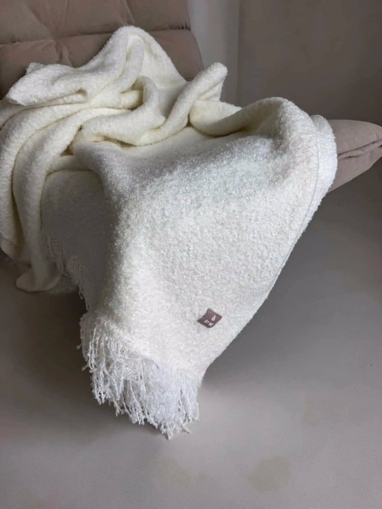 Koc z wełną BUCLA, ecru