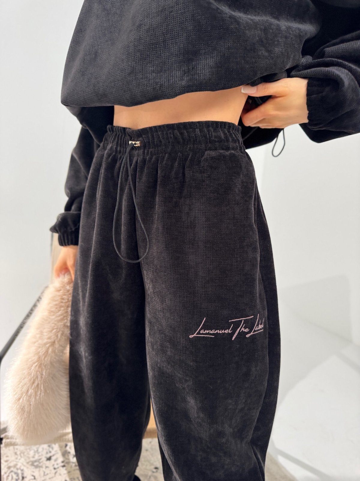 Spodnie dresowe QUEEN, czarne