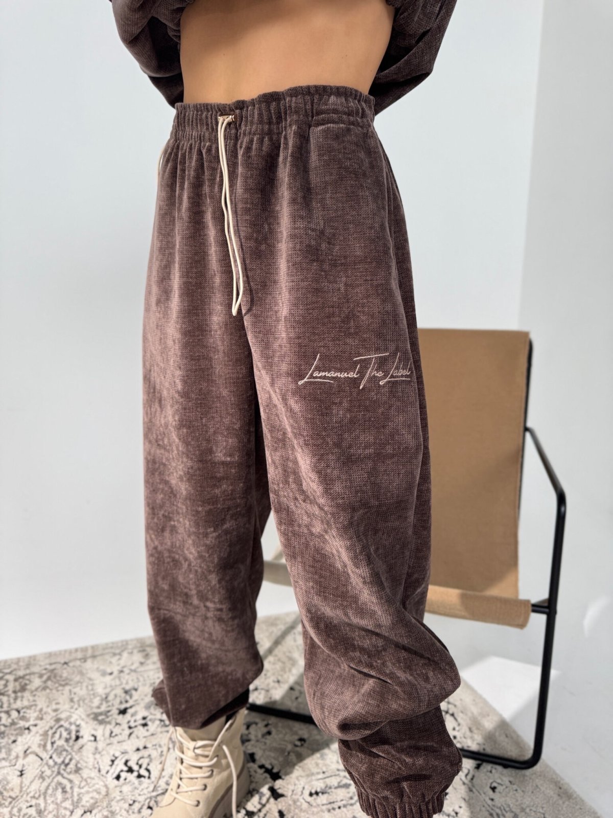 Spodnie dresowe QUEEN, czekolada