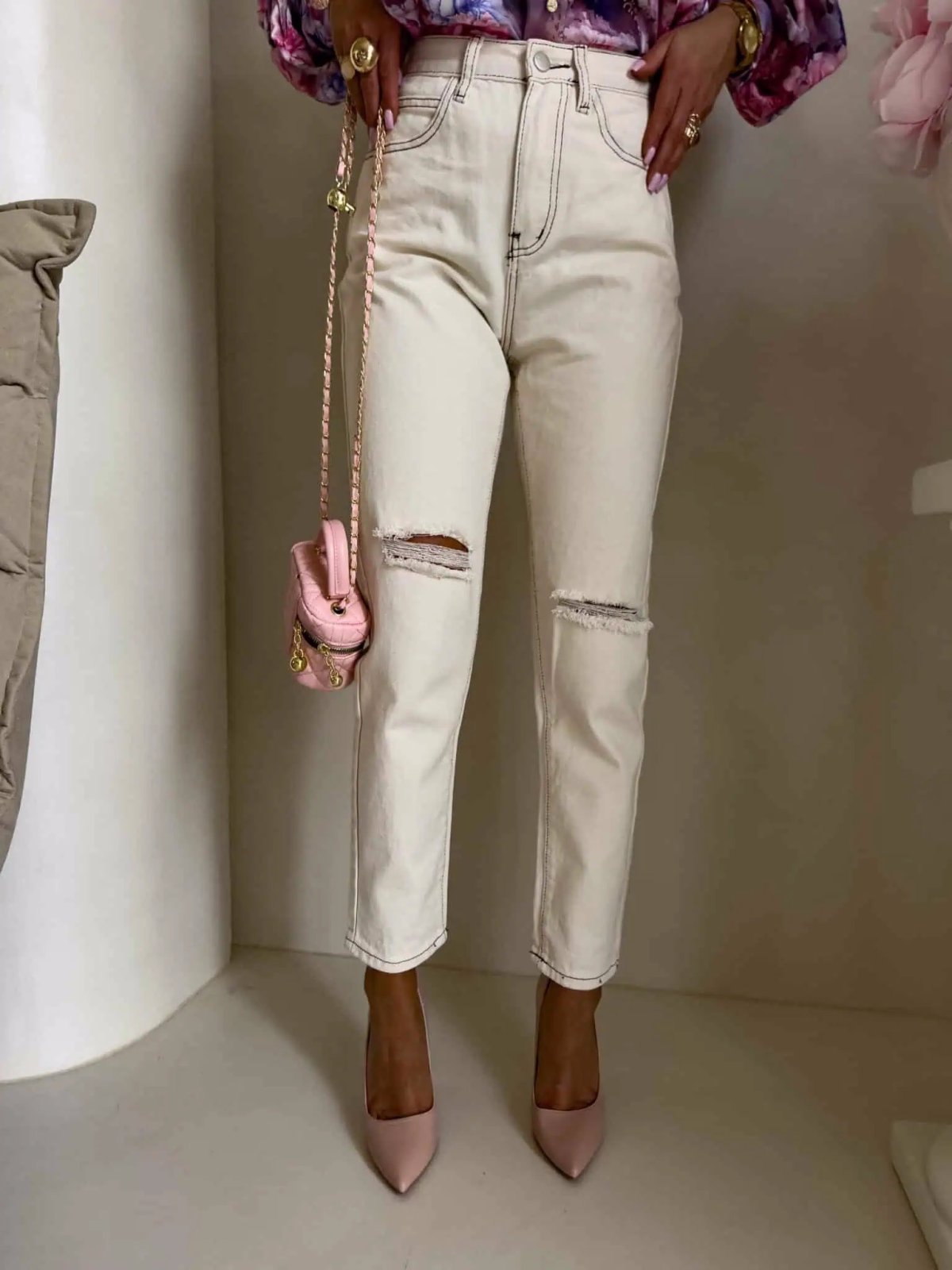 Spodnie mom fit HOLES, jasny beż