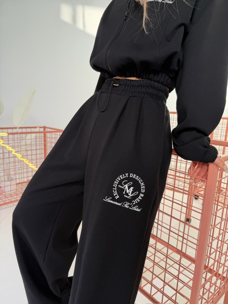 Spodnie dresowe REGULAR, czarne