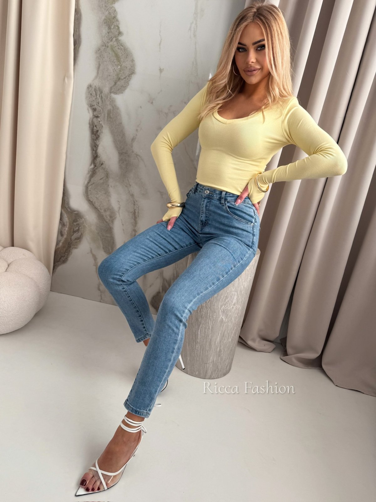 Bluzka z wiskozy MORELIA, banana