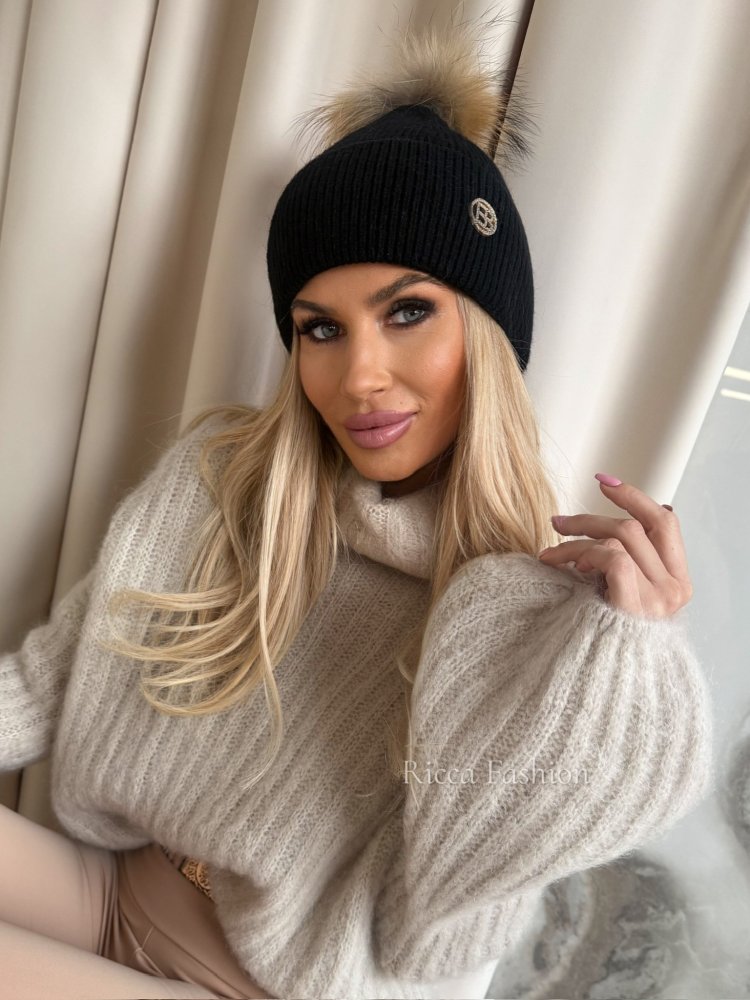 Czapka z angorą i jenotem...