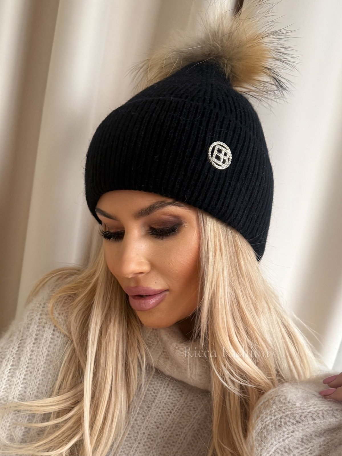 Czapka z angorą i jenotem BARRY, black