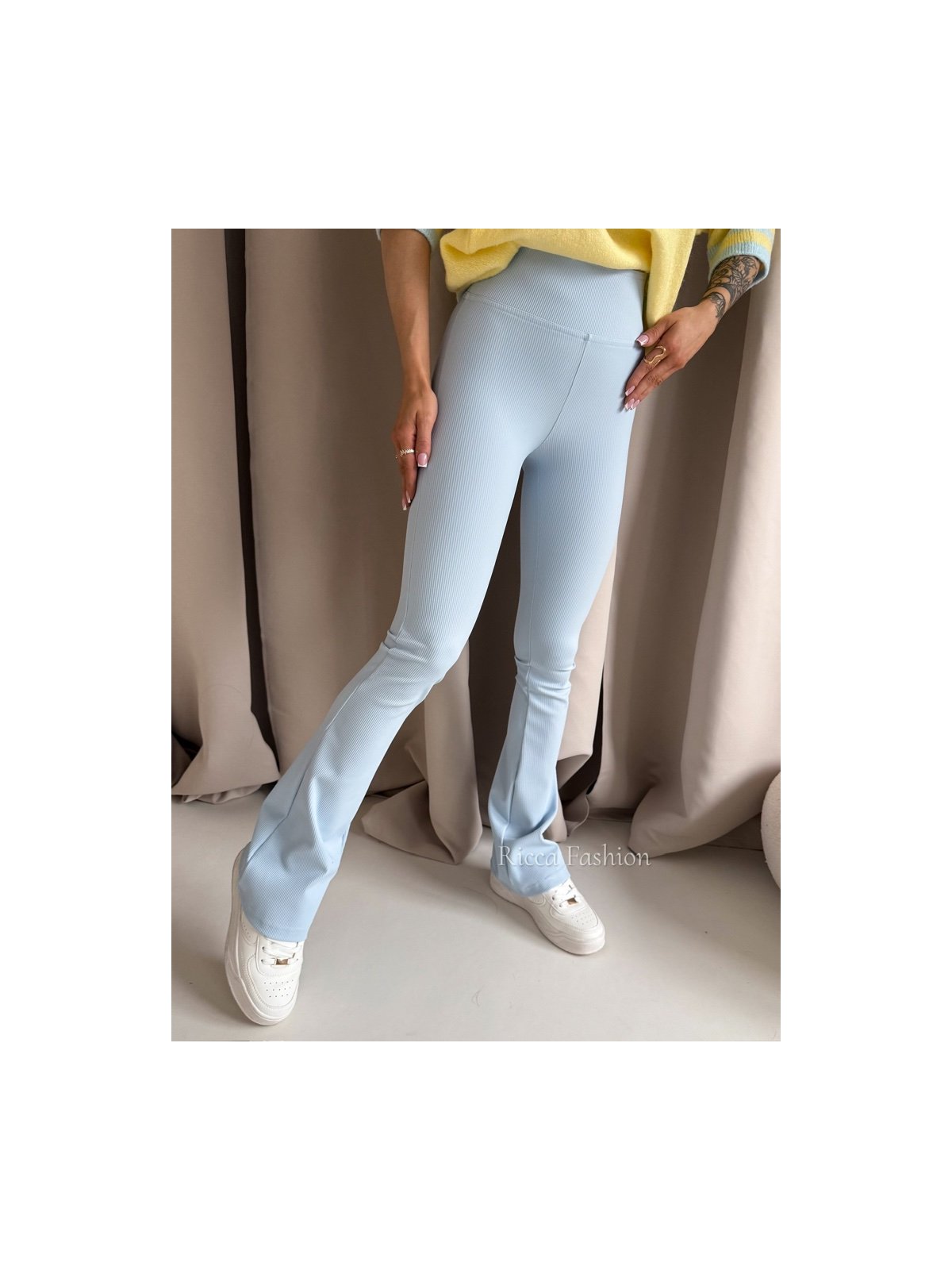 Spodnie prążkowane dzwony BEAT, baby blue