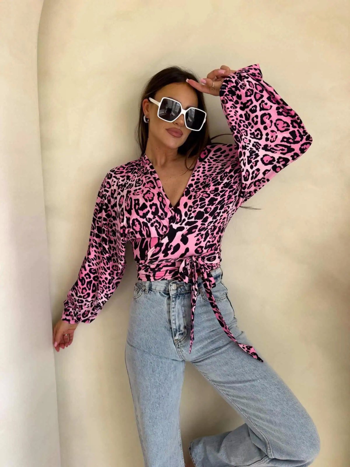 Bluzka z bawełną KAIRA print, pantera/róż-czarna