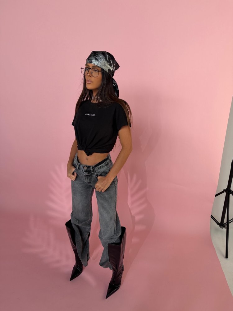 T-shirt SASSY, czarny