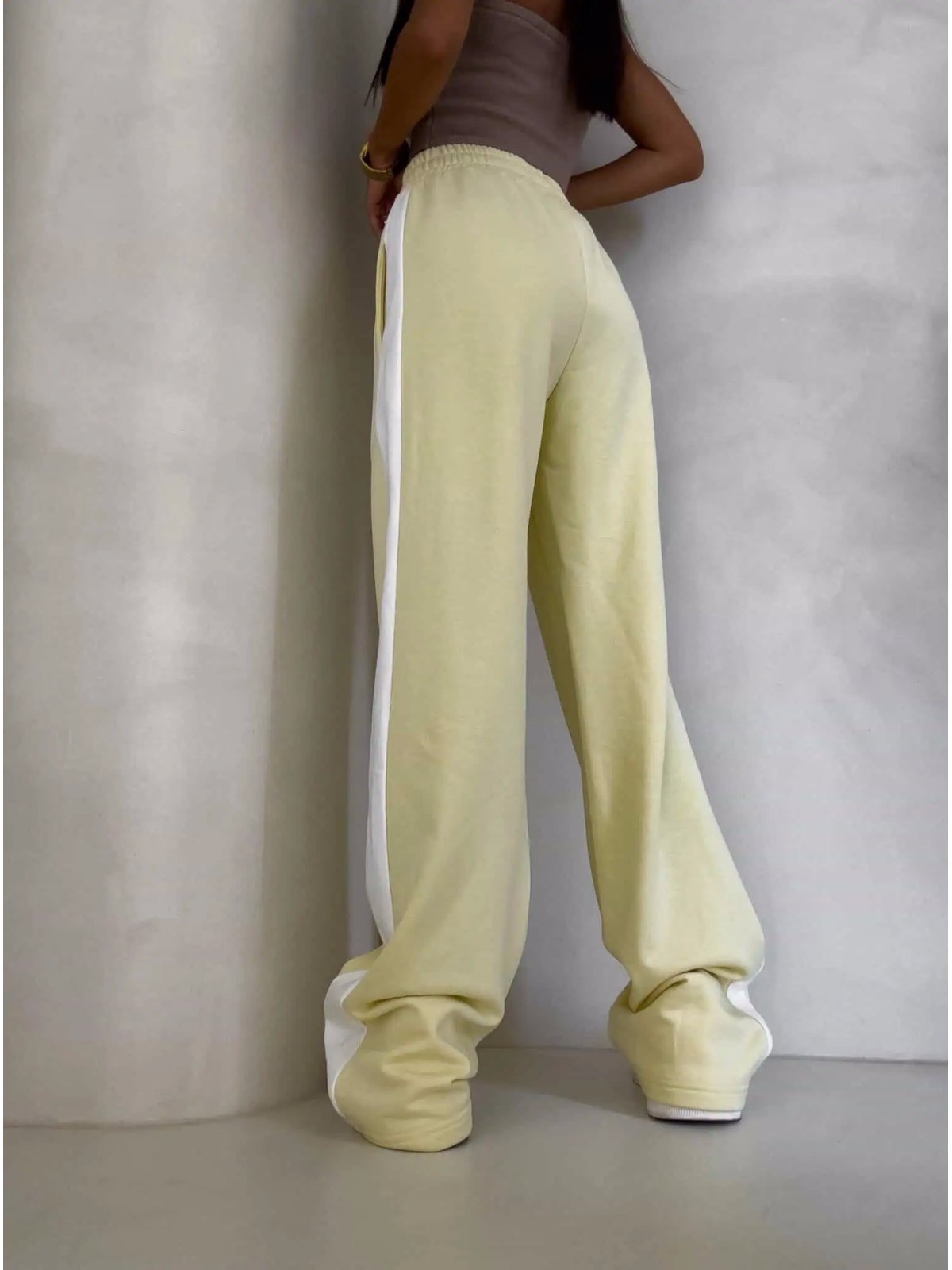 Spodnie dresowe LAMPAS, banan