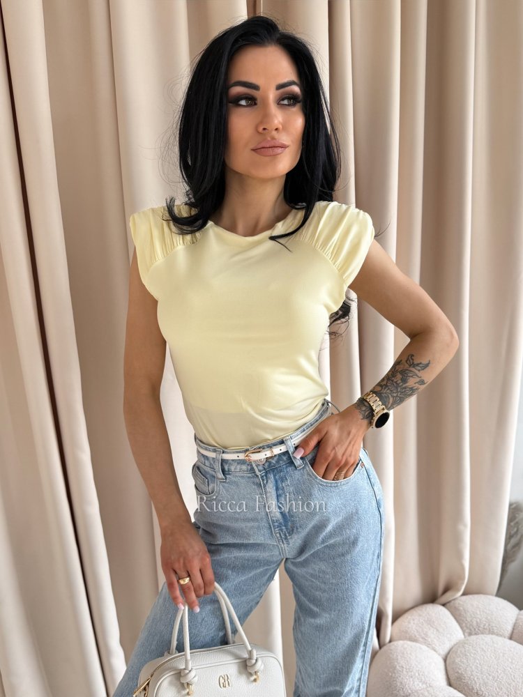 Bluzka z poduszkami...