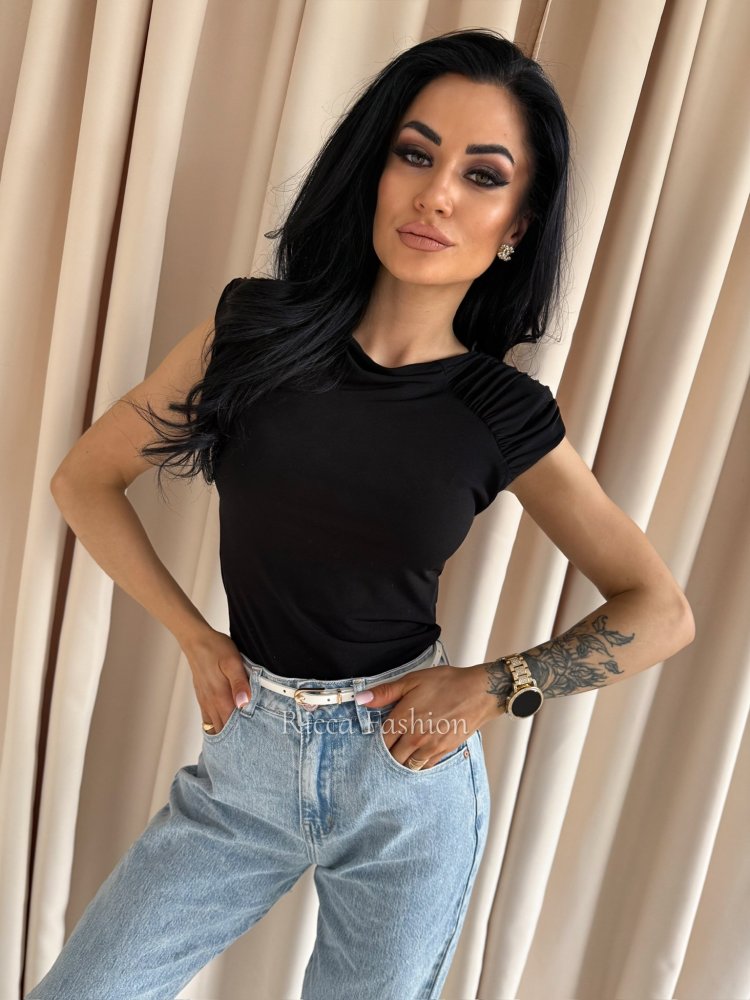 Bluzka z poduszkami...