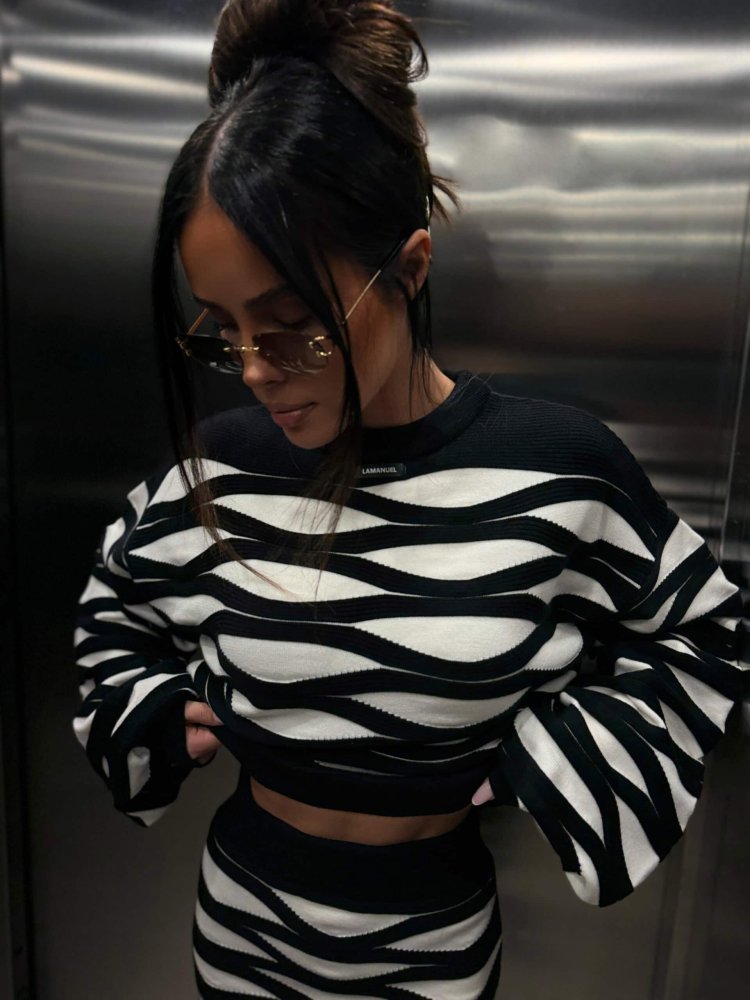Sweter WAVY czarny