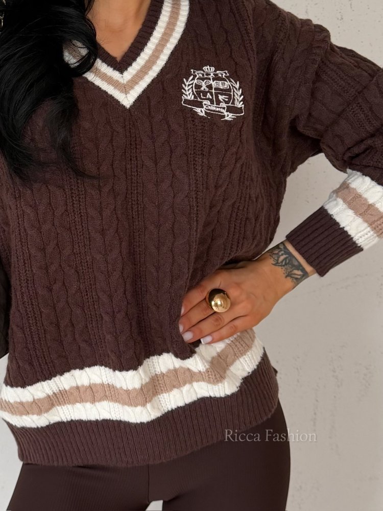 Sweter z warkoczem UNIVERSITY, chocolate