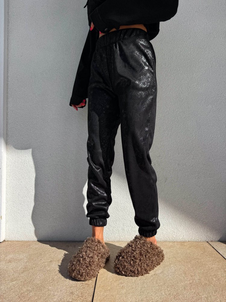 Spodnie JOGGERY velvet –...