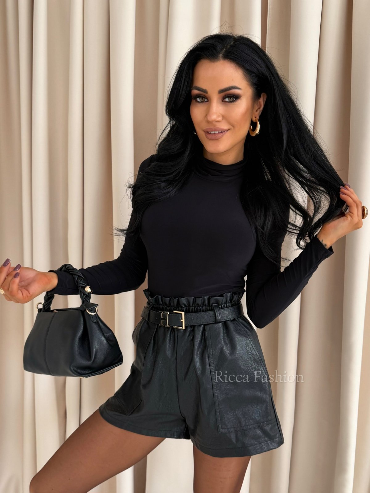 Bluzka z wiskozą i golfem LEILA, black